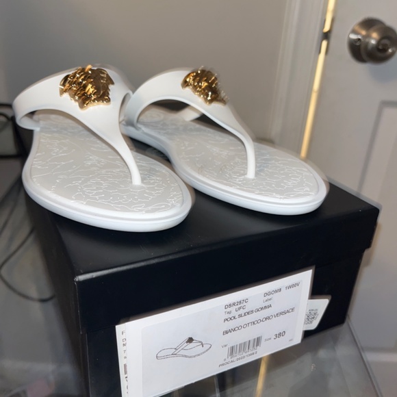 Size 38 White Thong Versace Flip Flop - Picture 3 of 6